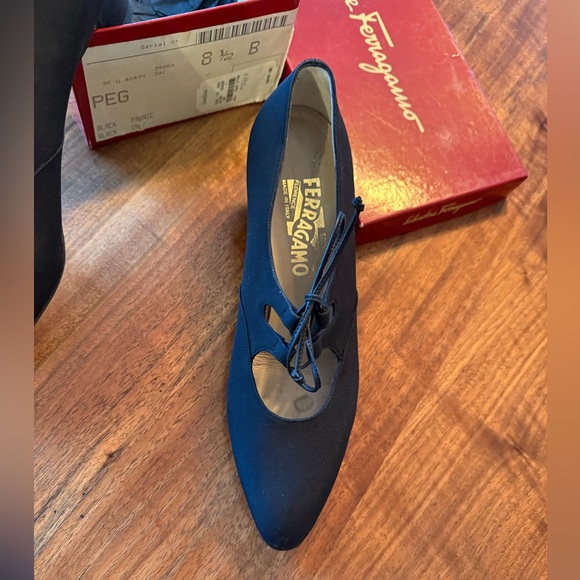 Salvatore Ferragamo Black Lacing Heeled Shoes - Picture 8 of 10